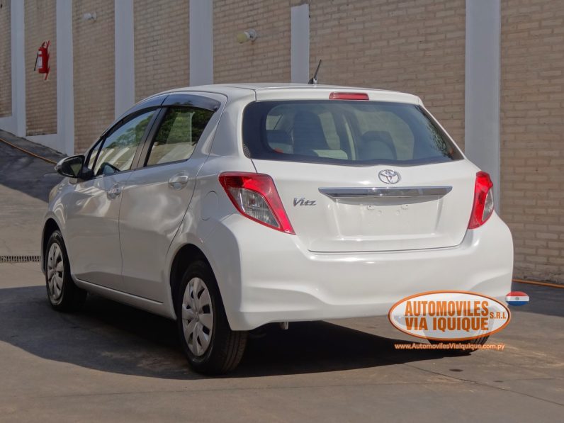 
								TOYOTA NEW VITZ AÑO 2013 full									
