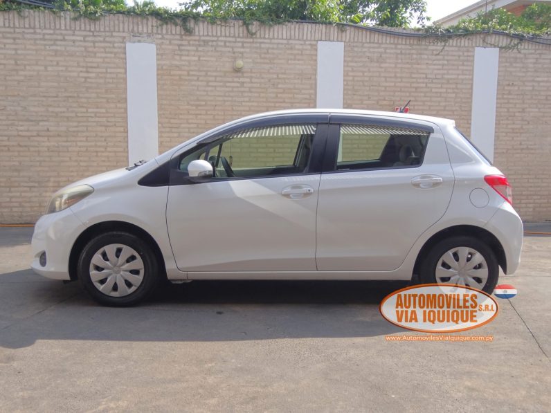 
								TOYOTA NEW VITZ AÑO 2013 full									