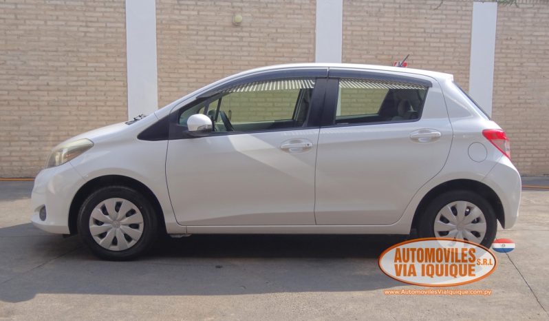 
								TOYOTA NEW VITZ AÑO 2013 full									