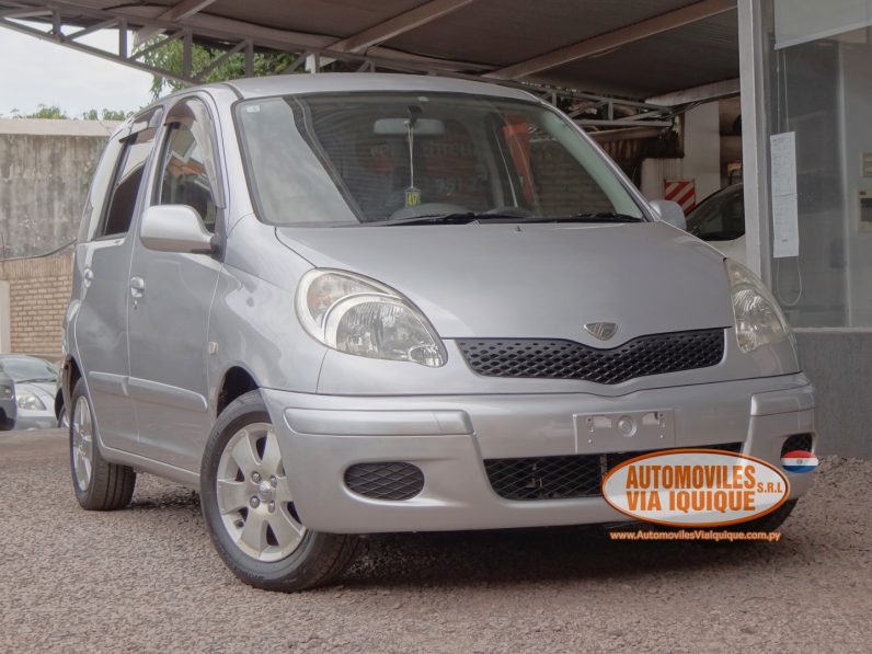 
								TOYOTA FUNCARGO AÑO 2003 full									