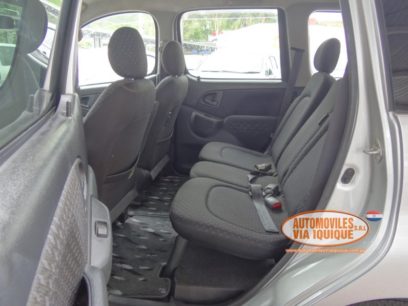 
								TOYOTA FUNCARGO AÑO 2003 full									