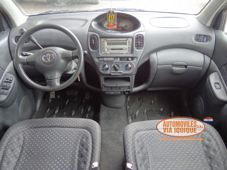 
								TOYOTA FUNCARGO AÑO 2003 full									