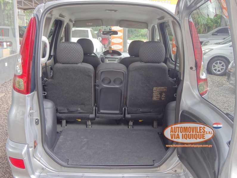 
								TOYOTA FUNCARGO AÑO 2003 full									