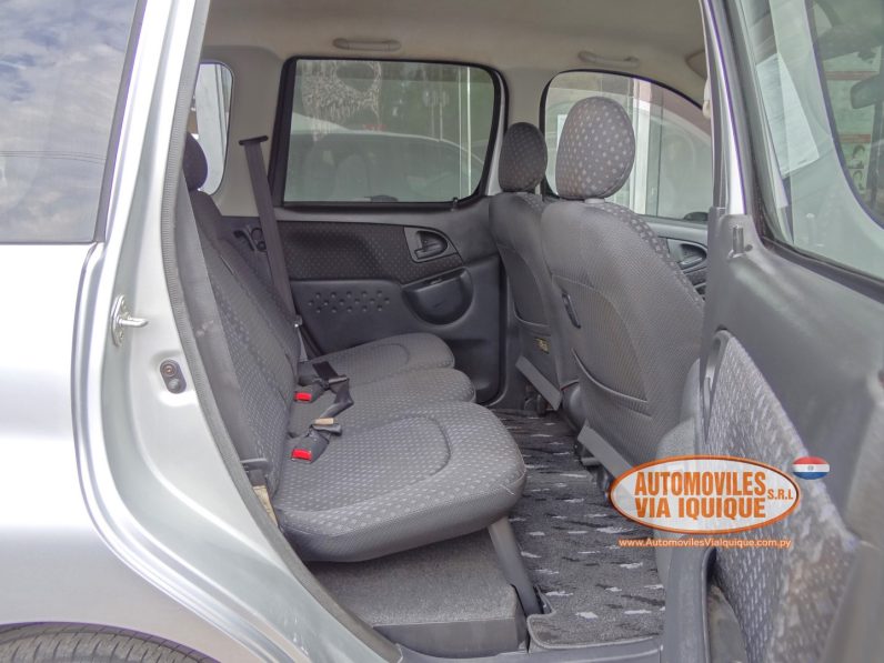 
								TOYOTA FUNCARGO AÑO 2003 full									