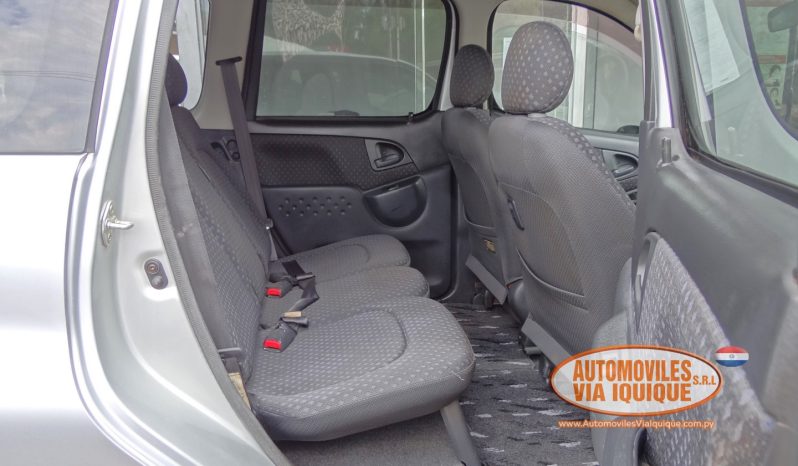 
								TOYOTA FUNCARGO AÑO 2003 full									