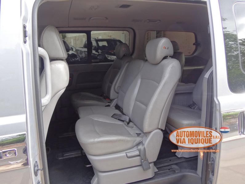 
								HYUNSAI STAREX AÑO 2015 full									