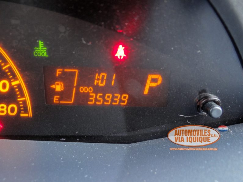 
								TOYOTA NEW VITZ AÑO 2010 full									