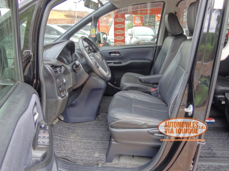 
								TOYOTA NEW NOAH AÑO 2014 full									