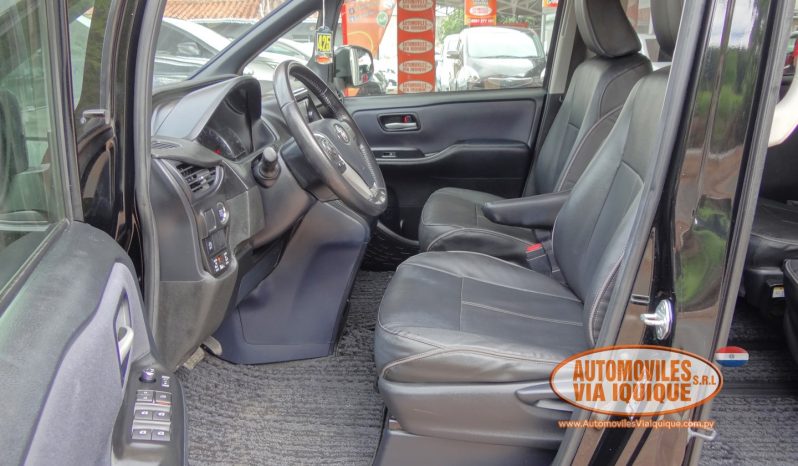 
								TOYOTA NEW NOAH AÑO 2014 full									