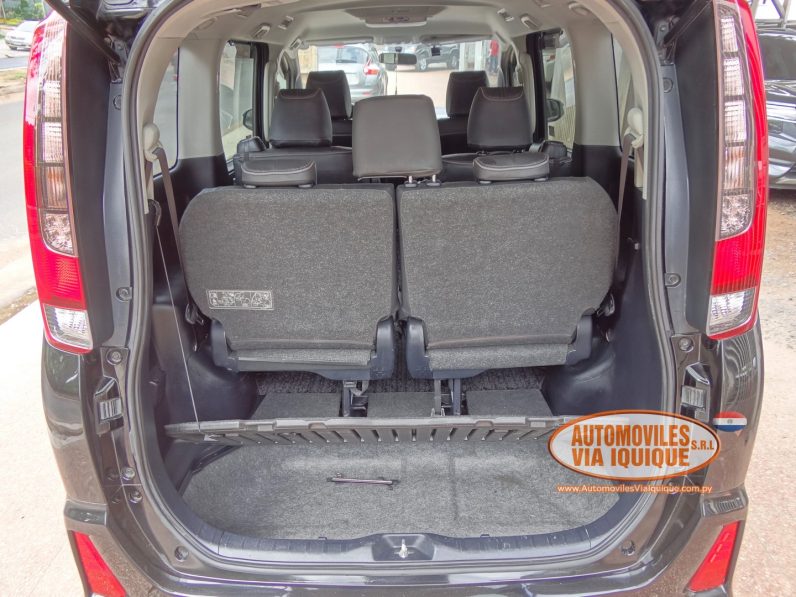 
								TOYOTA NEW NOAH AÑO 2014 full									