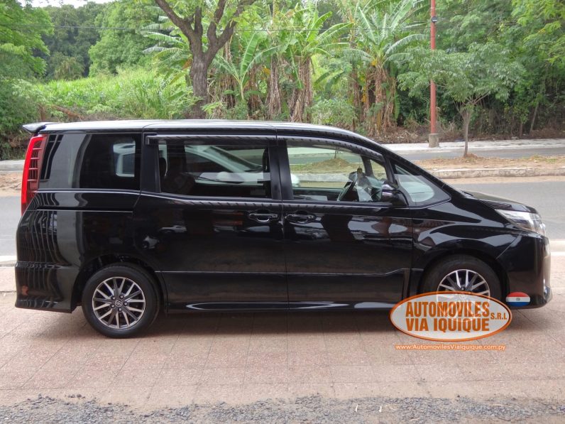 
								TOYOTA NEW NOAH AÑO 2014 full									