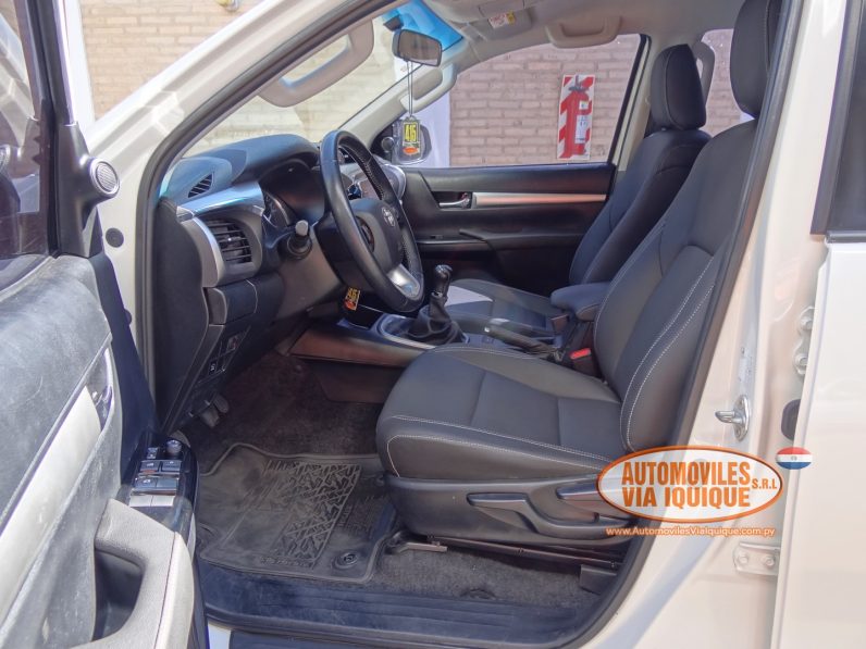 
								TOYOTA HILUX AÑO 2022 full									