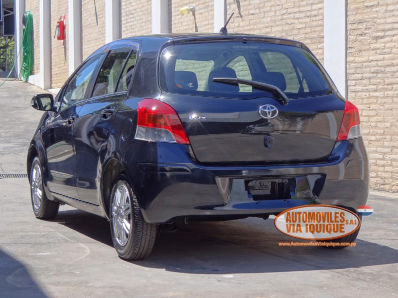 
								TOYOTA NEW VITZ AÑO 2010 full									
