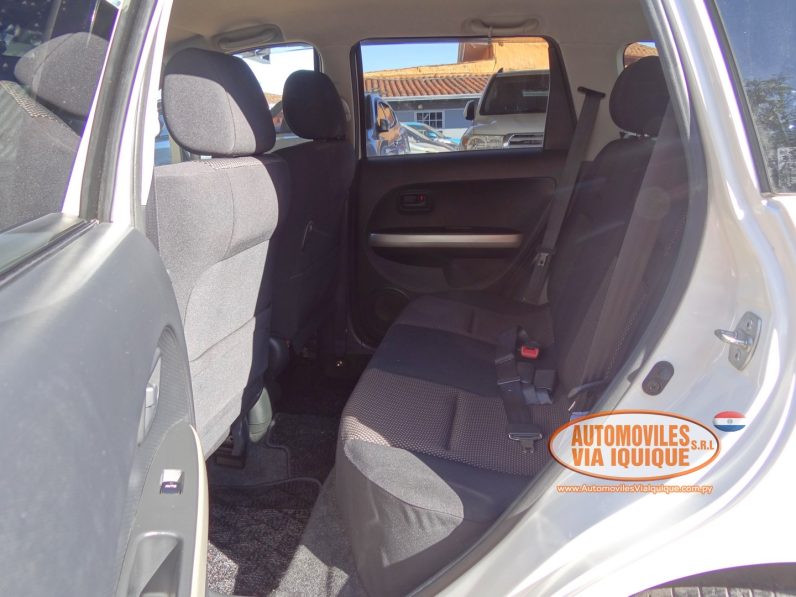 
								TOYOTA IST AÑO 2004 full									