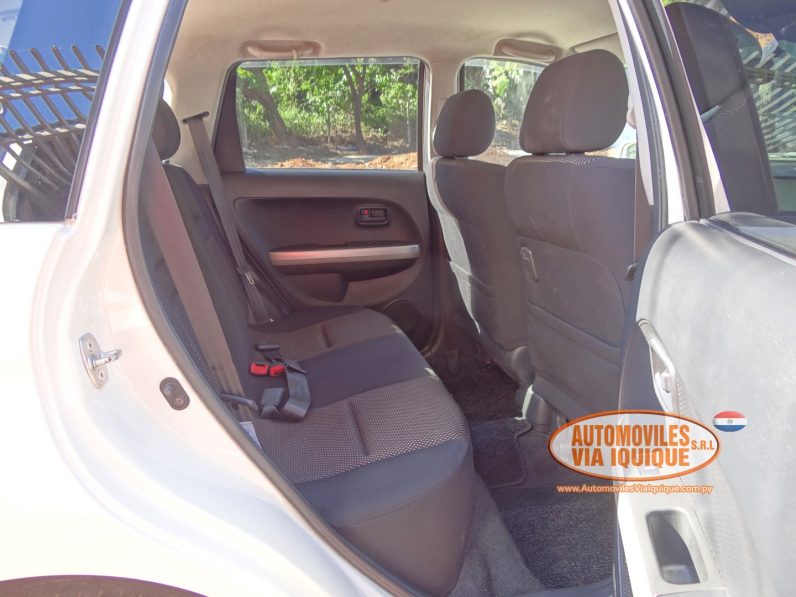 
								TOYOTA IST AÑO 2004 full									