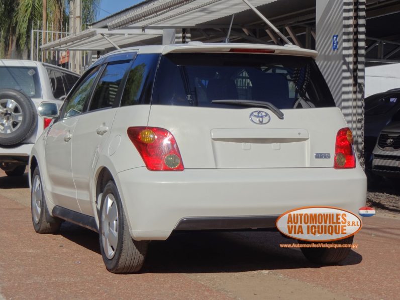 
								TOYOTA IST AÑO 2004 full									