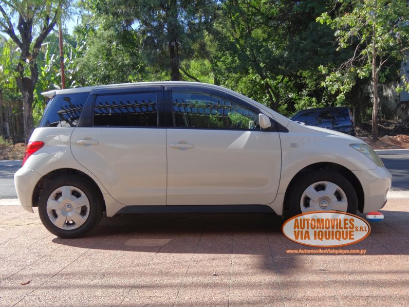 
								TOYOTA IST AÑO 2004 full									