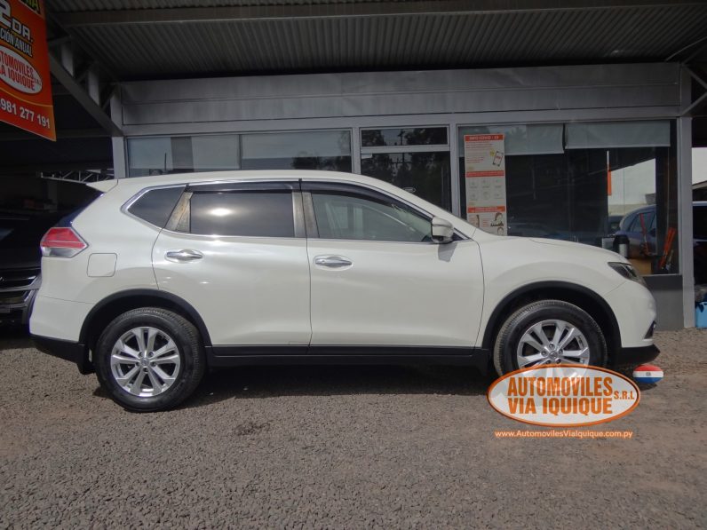 
								NISSAN X-TRAIL AÑO 2015 full									