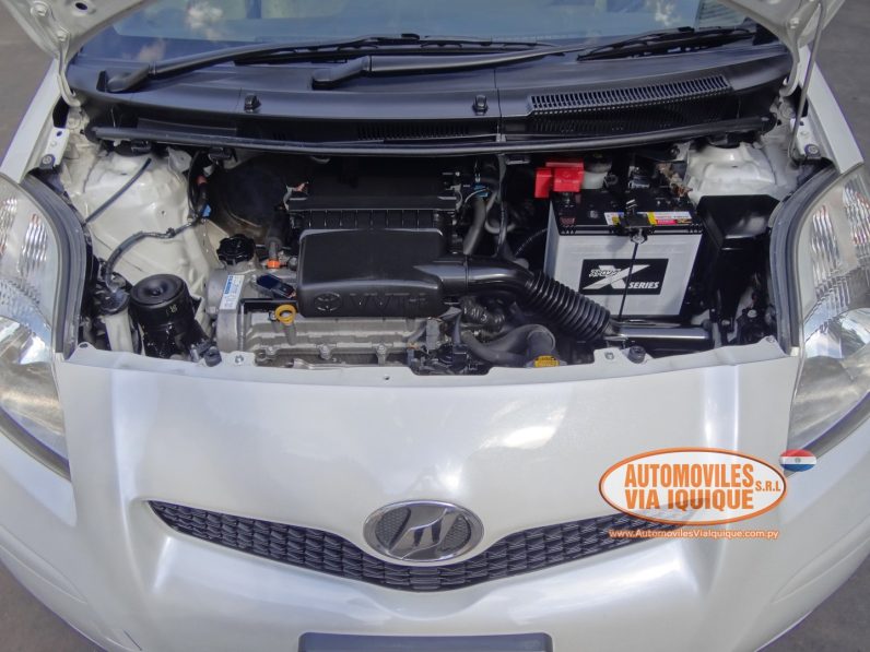 
								TOYOTA NEW VITZ AÑO 2010 full									