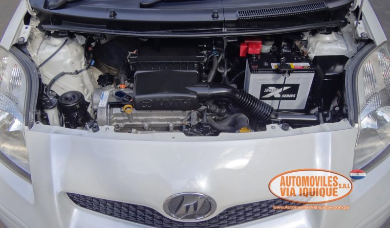 
								TOYOTA NEW VITZ AÑO 2010 full									