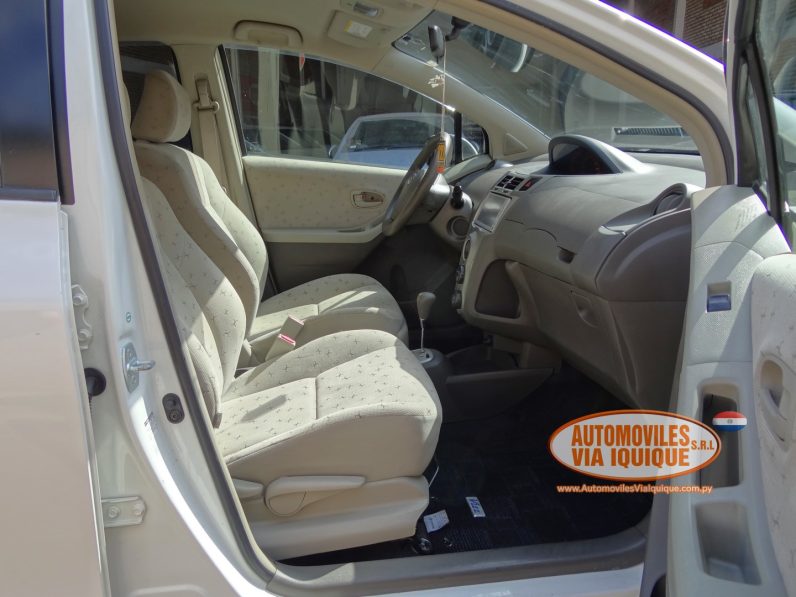 
								TOYOTA NEW VITZ AÑO 2010 full									