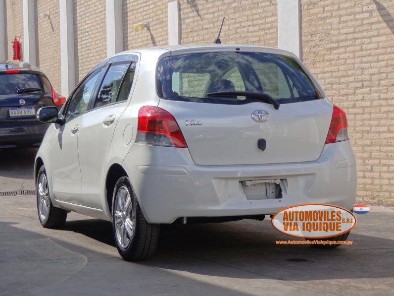 
								TOYOTA NEW VITZ AÑO 2010 full									