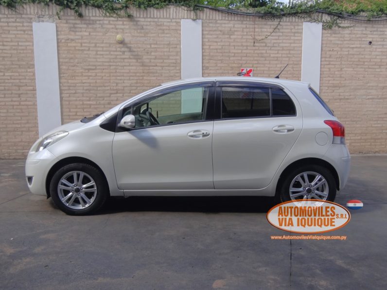 
								TOYOTA NEW VITZ AÑO 2010 full									