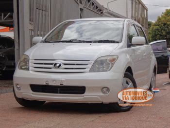 TOYOTA IST AÑO 2006