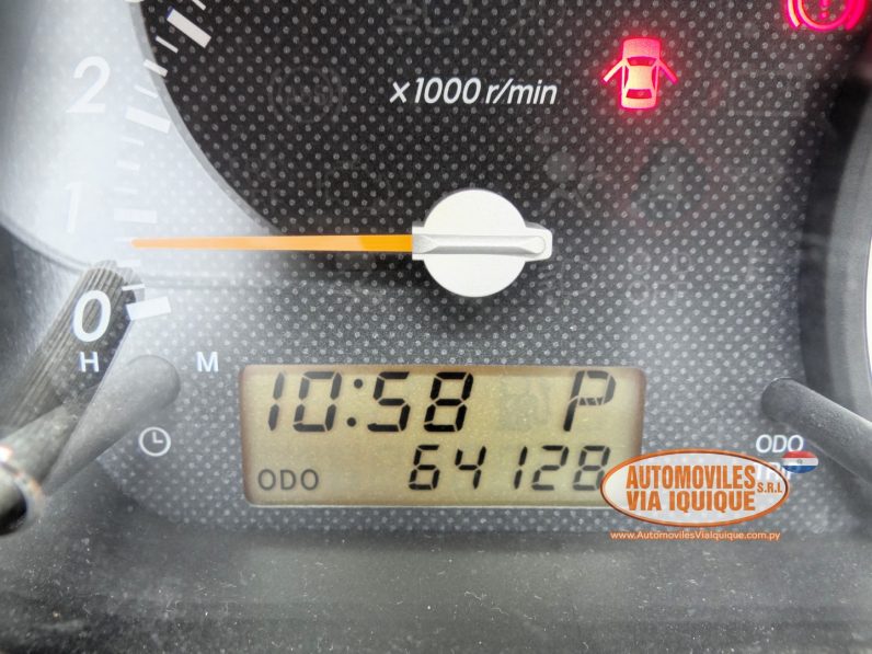 
								TOYOTA IST AÑO 2006 full									