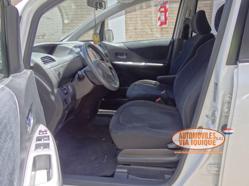 
								TOYOTA RACTIS AÑO 2010 full									