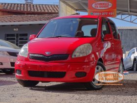 TOYOTA FUNCARGO AÑO 2002