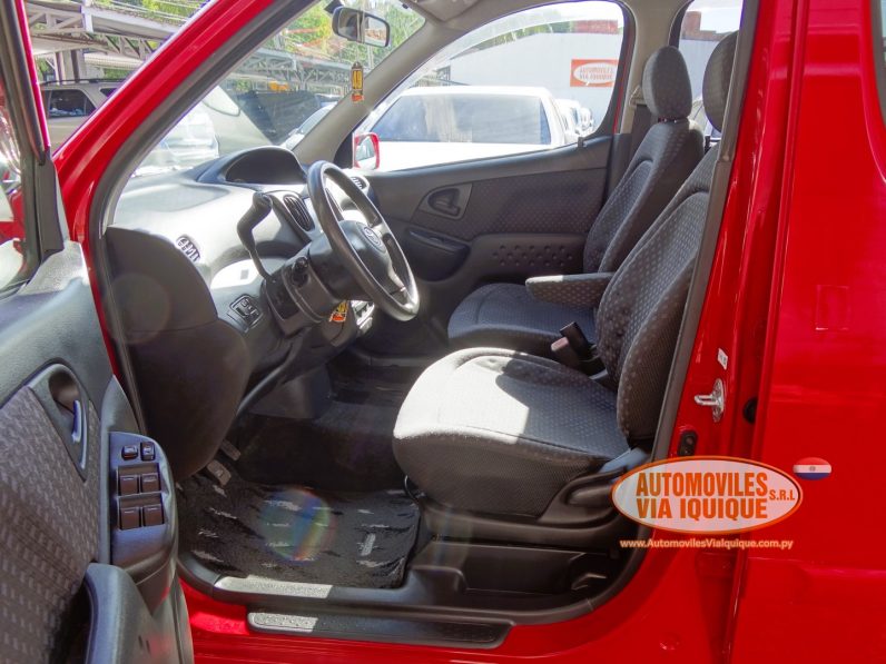 
								TOYOTA FUNCARGO AÑO 2002 full									