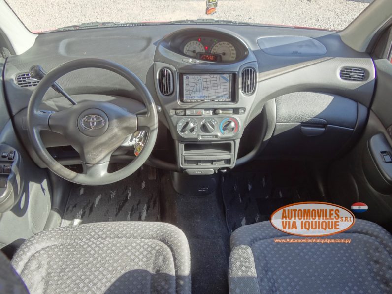 
								TOYOTA FUNCARGO AÑO 2002 full									