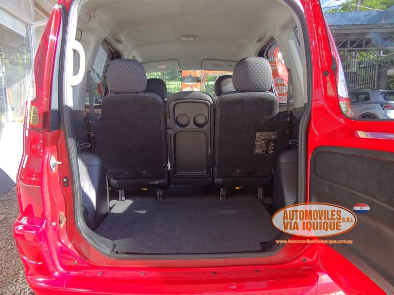 
								TOYOTA FUNCARGO AÑO 2002 full									