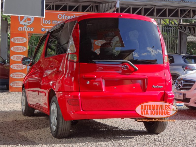 
								TOYOTA FUNCARGO AÑO 2002 full									