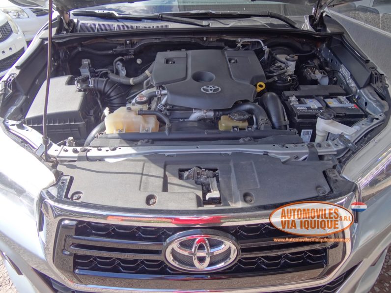 
								TOYOTA HILUX SRV AÑO 2019 full									