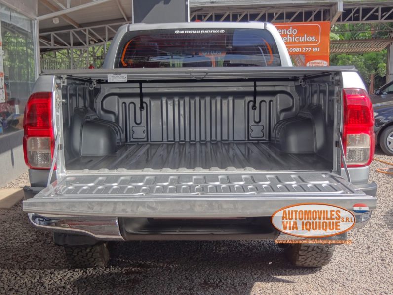 
								TOYOTA HILUX SRV AÑO 2019 full									