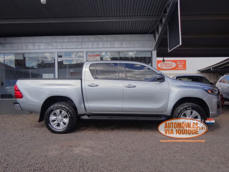 
								TOYOTA HILUX SRV AÑO 2019 full									