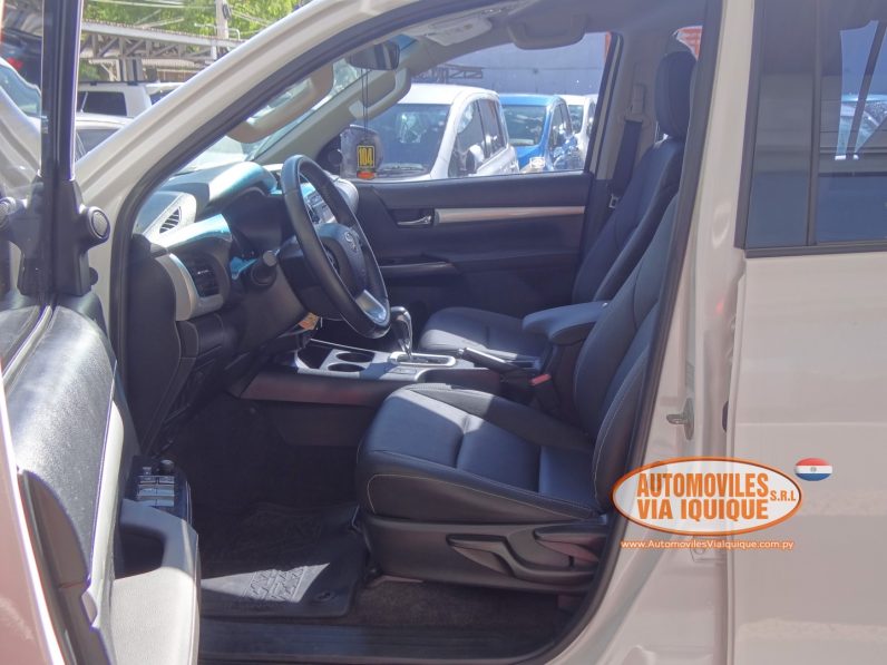 
								TOYOTA HILUX SRV AÑO 2019 full									