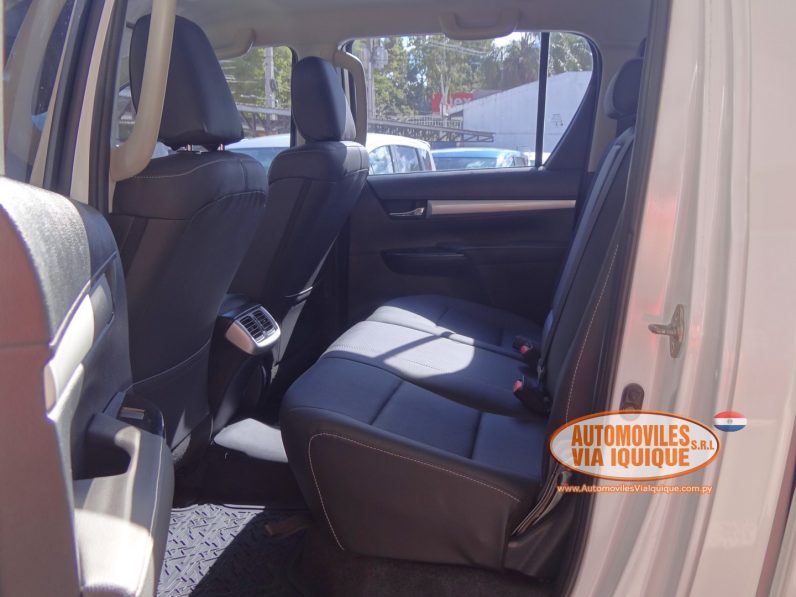 
								TOYOTA HILUX SRV AÑO 2019 full									