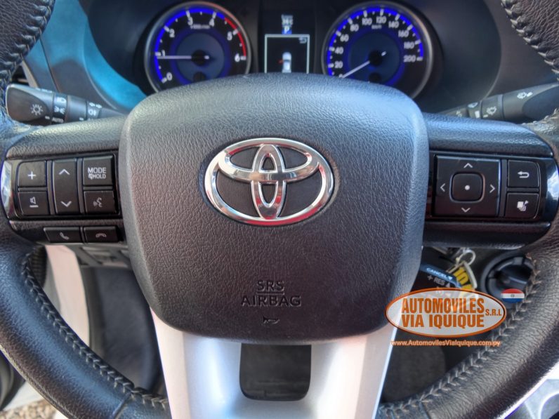 
								TOYOTA HILUX SRV AÑO 2019 full									
