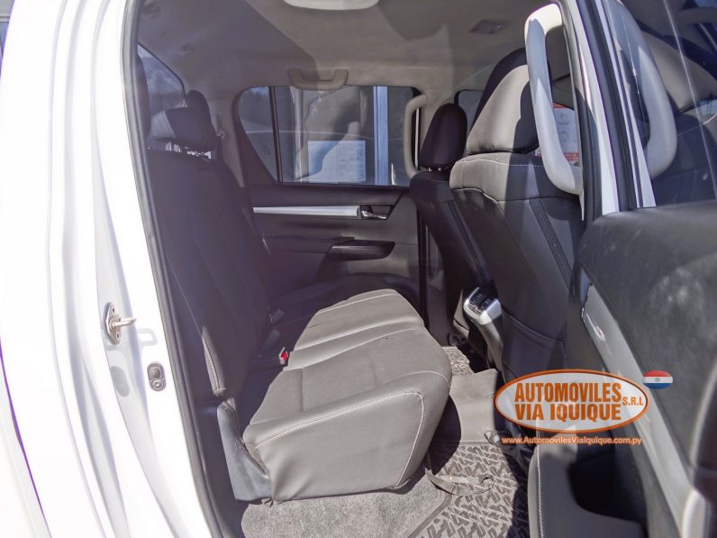 
								TOYOTA HILUX SRV AÑO 2019 full									