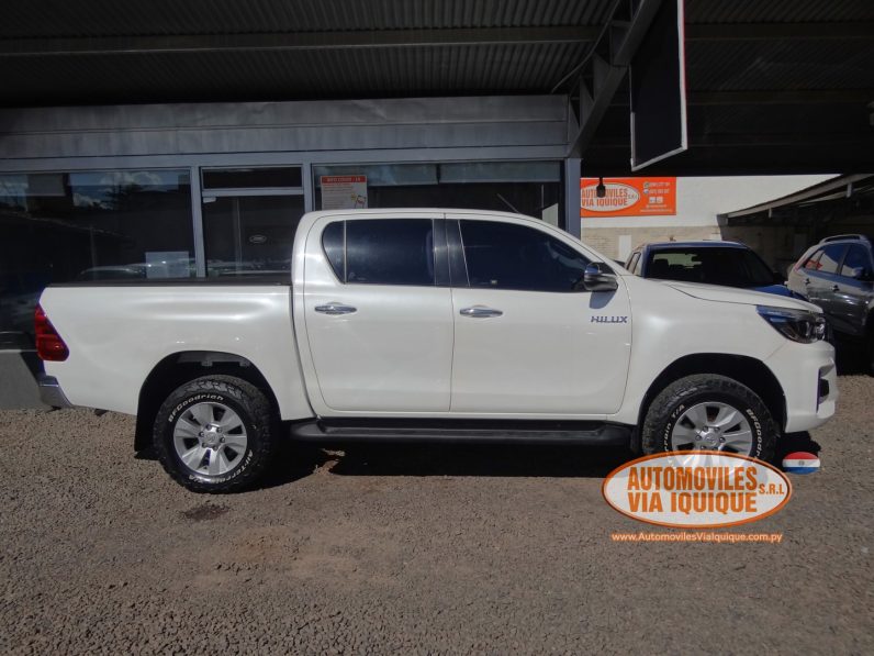 
								TOYOTA HILUX SRV AÑO 2019 full									