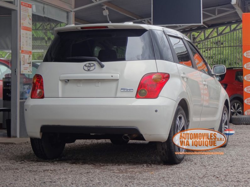 
								TOYOTA IST AÑO 2004 full									