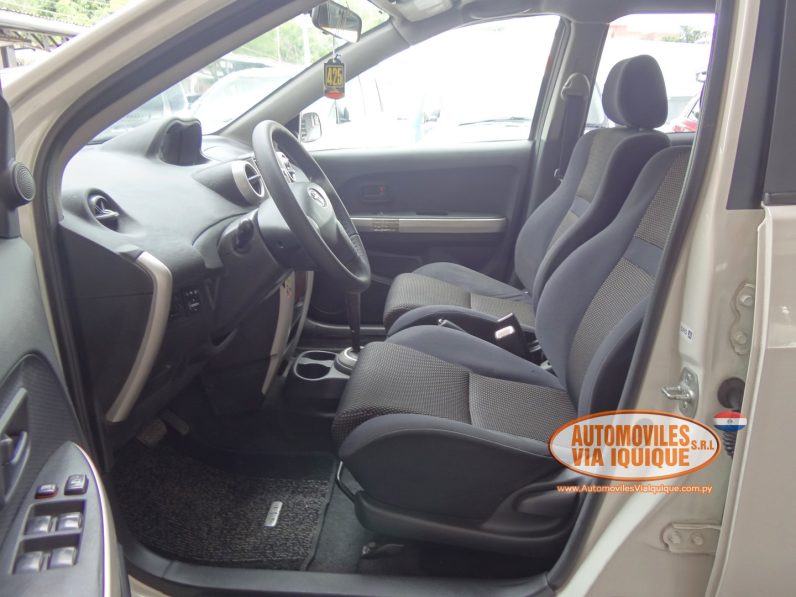 
								TOYOTA IST AÑO 2004 full									