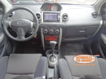 TOYOTA IST AÑO 2004