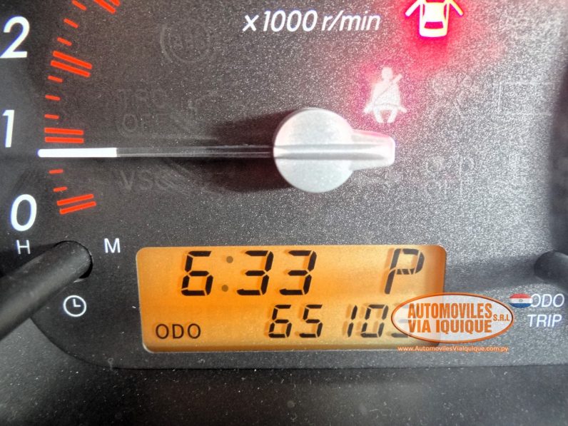 
								TOYOTA IST AÑO 2004 full									