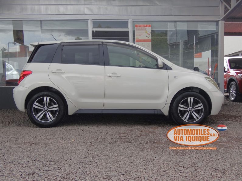 
								TOYOTA IST AÑO 2004 full									