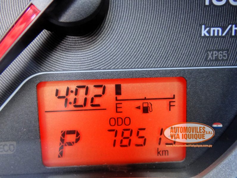 
								TOYOTA NEW VITZ AÑO 2012 full									