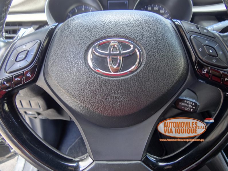 
								TOYOTA C-HR AÑO 2017 full									